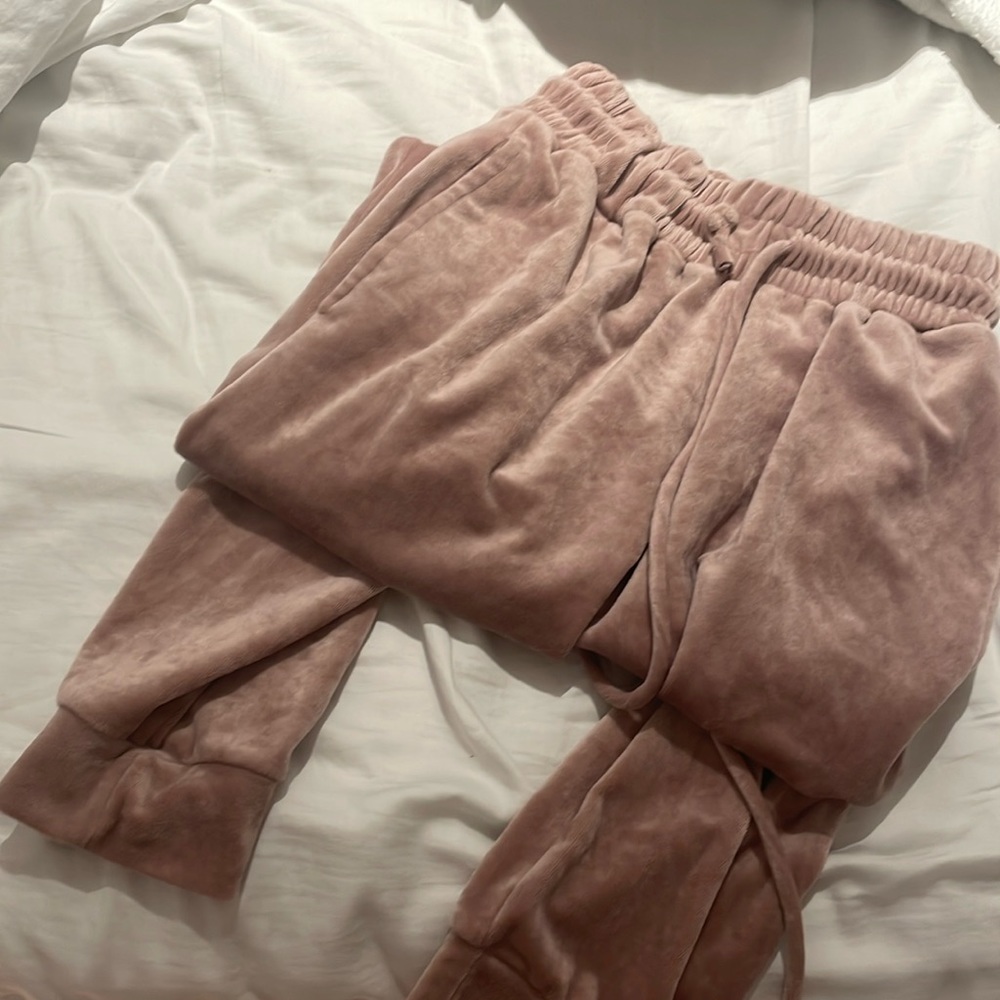 Velvet pink sweatpants
